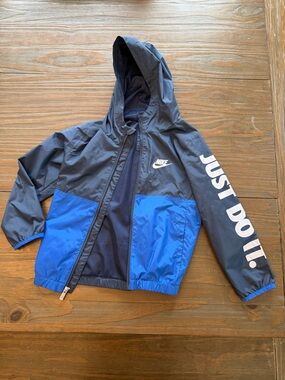 Nike Kids Hooded Windbreaker in Navy & Royal Blue